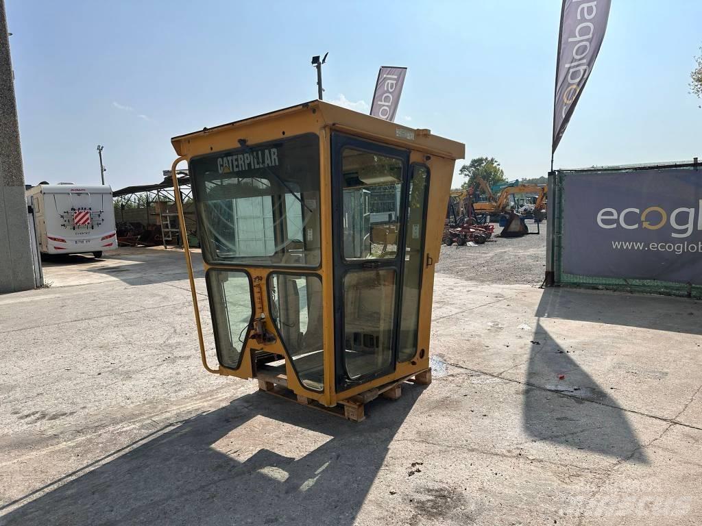 CAT 140 H Ohjaamo ja sisusta