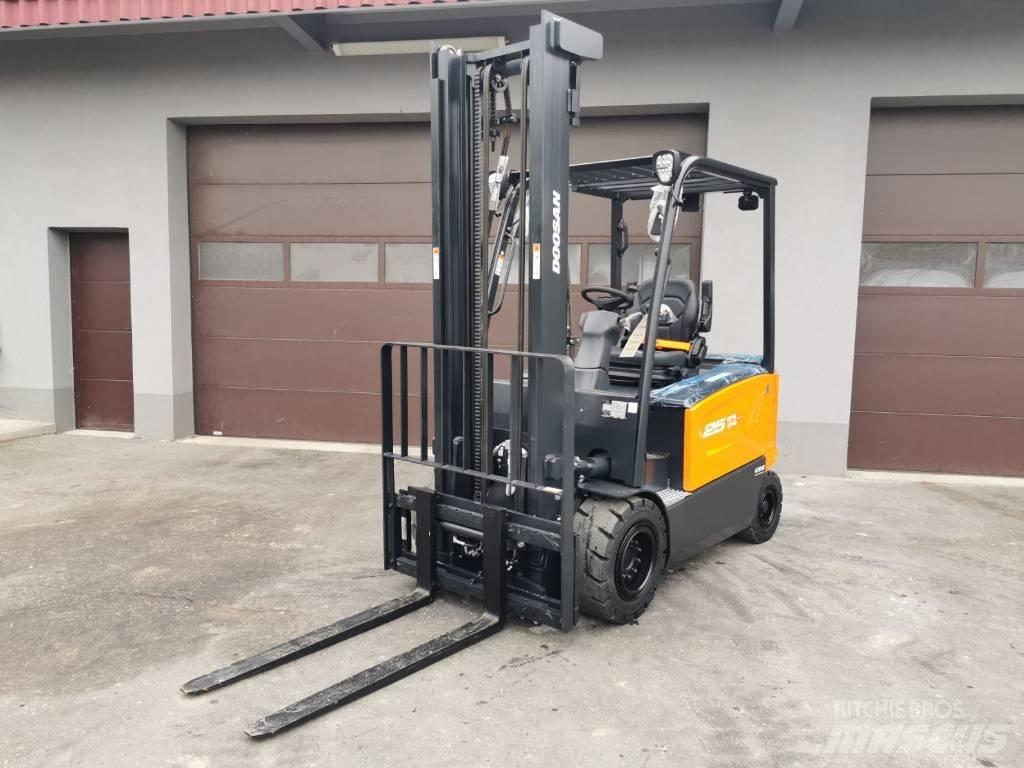 Doosan B25S-7 Sähkötrukit