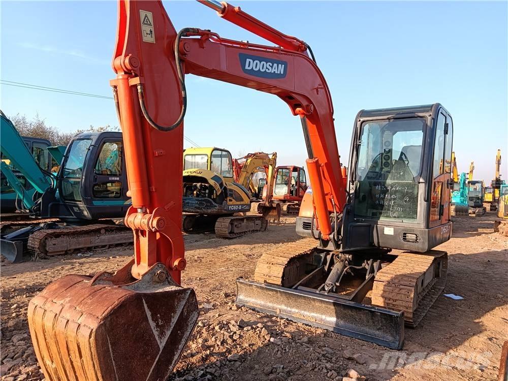 Doosan DH 60-7 Minikaivukoneet < 7t