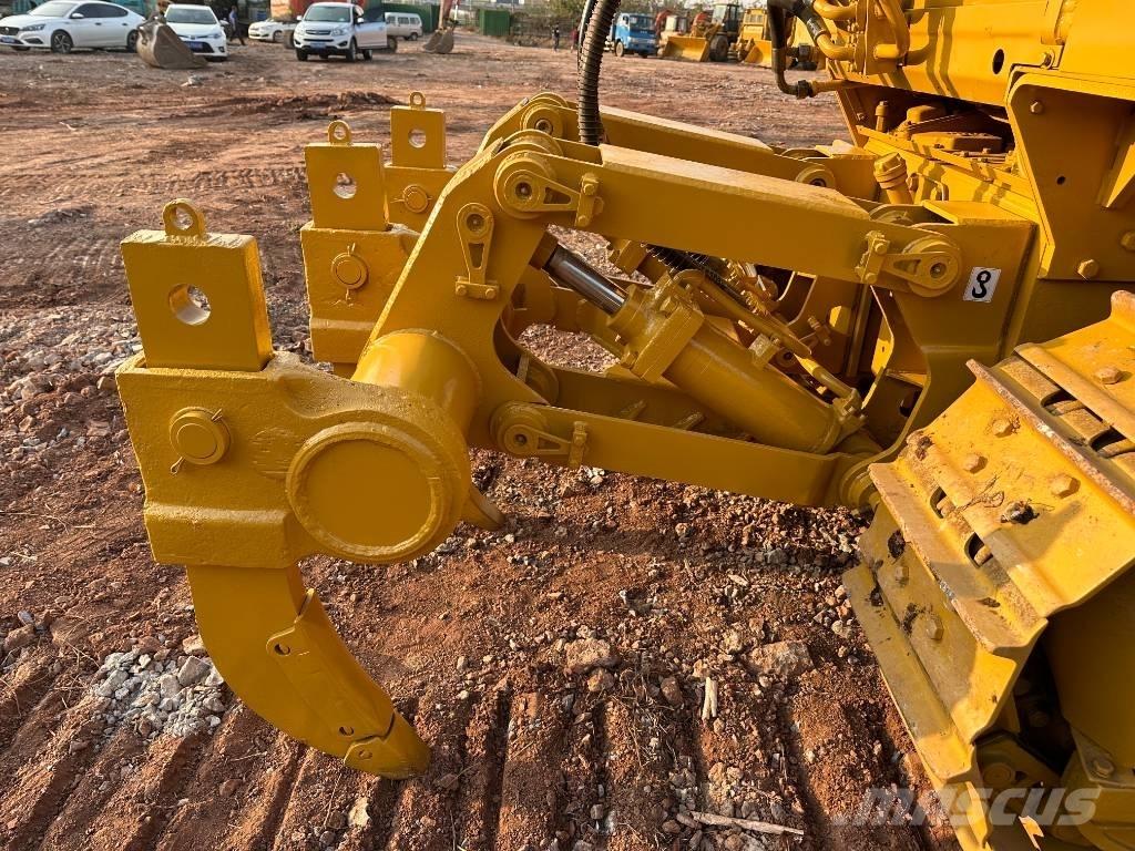 CAT D6G Telaketjupuskutraktorit