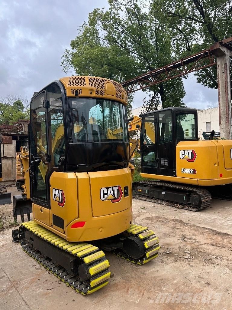 CAT 302 Minikaivukoneet < 7t