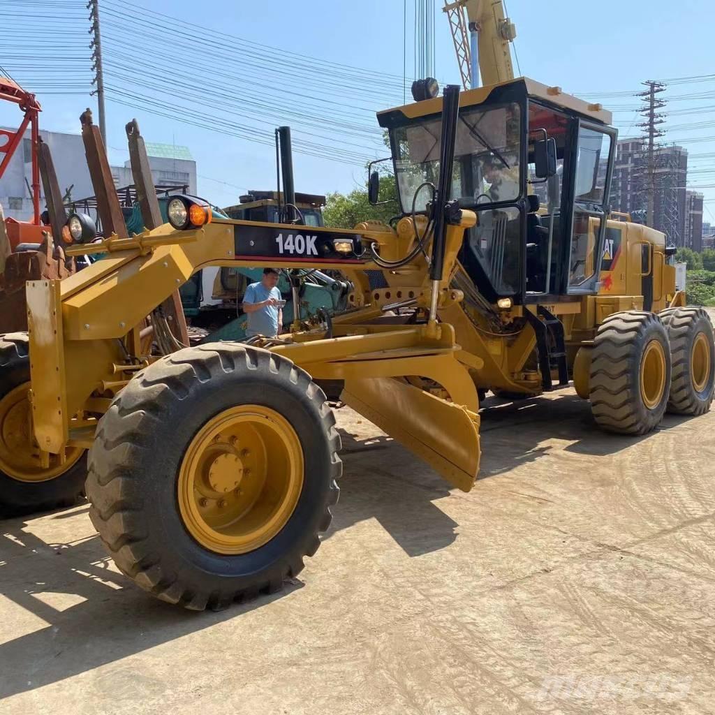 CAT 140 K Tiehöylät