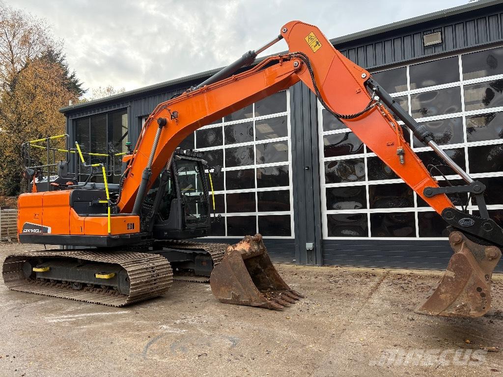 Doosan DX 140 LC Telakaivukoneet