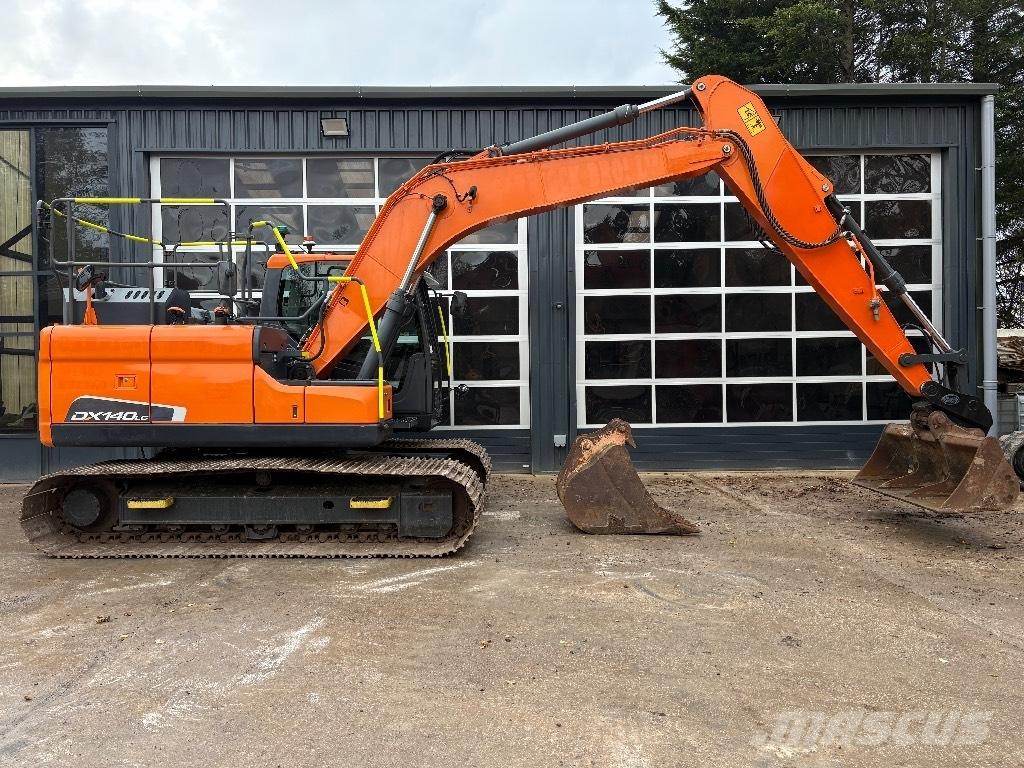 Doosan DX 140 LC Telakaivukoneet