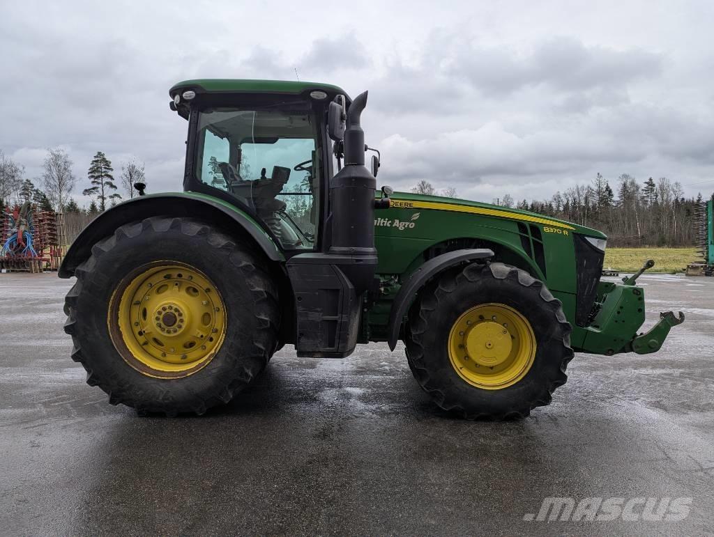 John Deere 8370 R Traktorit