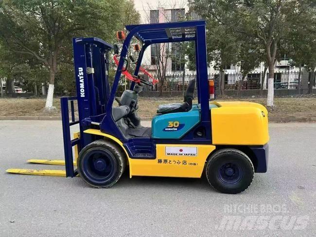 Komatsu FD 30 T-14 Dieseltrukit