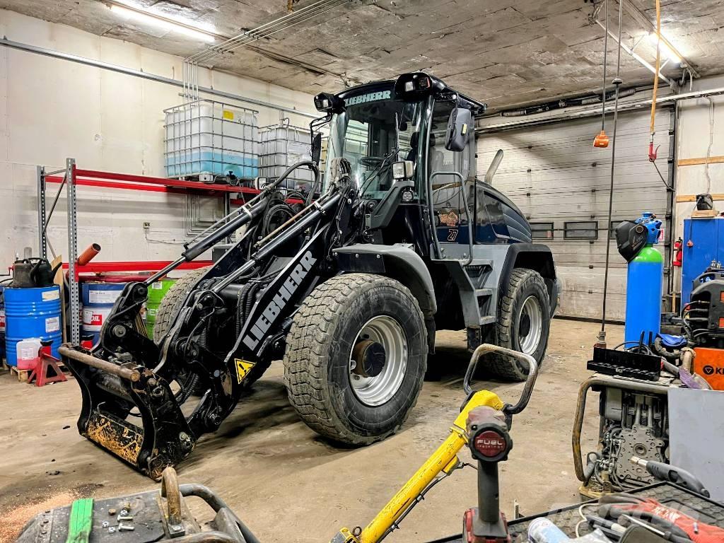 Liebherr L 524 Pyöräkuormaajat