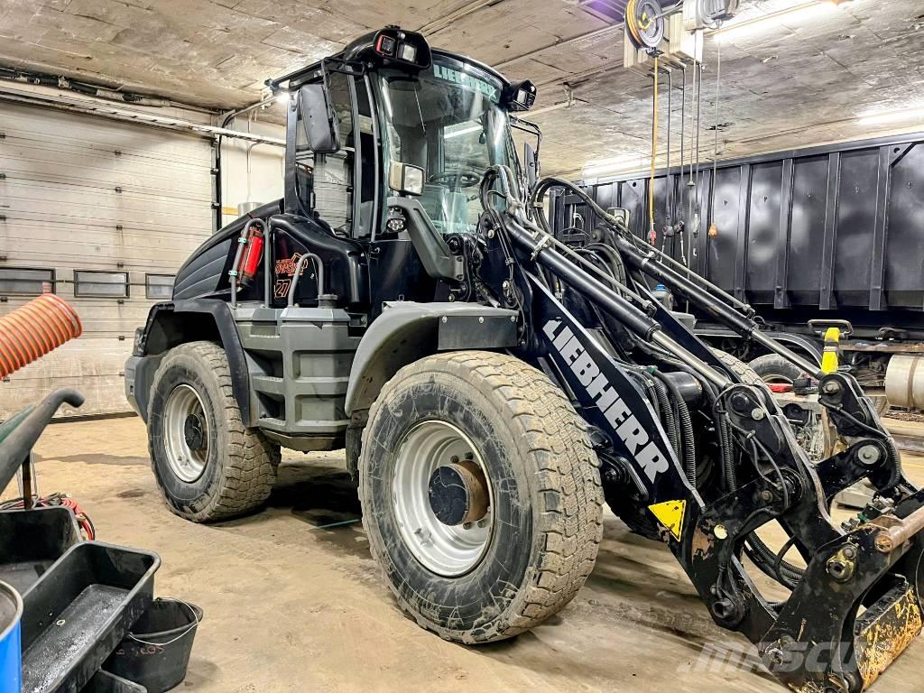 Liebherr L 524 Pyöräkuormaajat