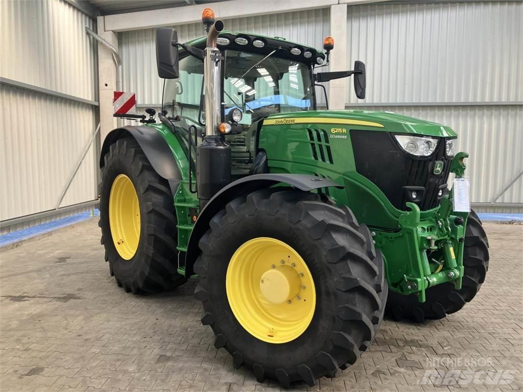John Deere 6215R Traktorit