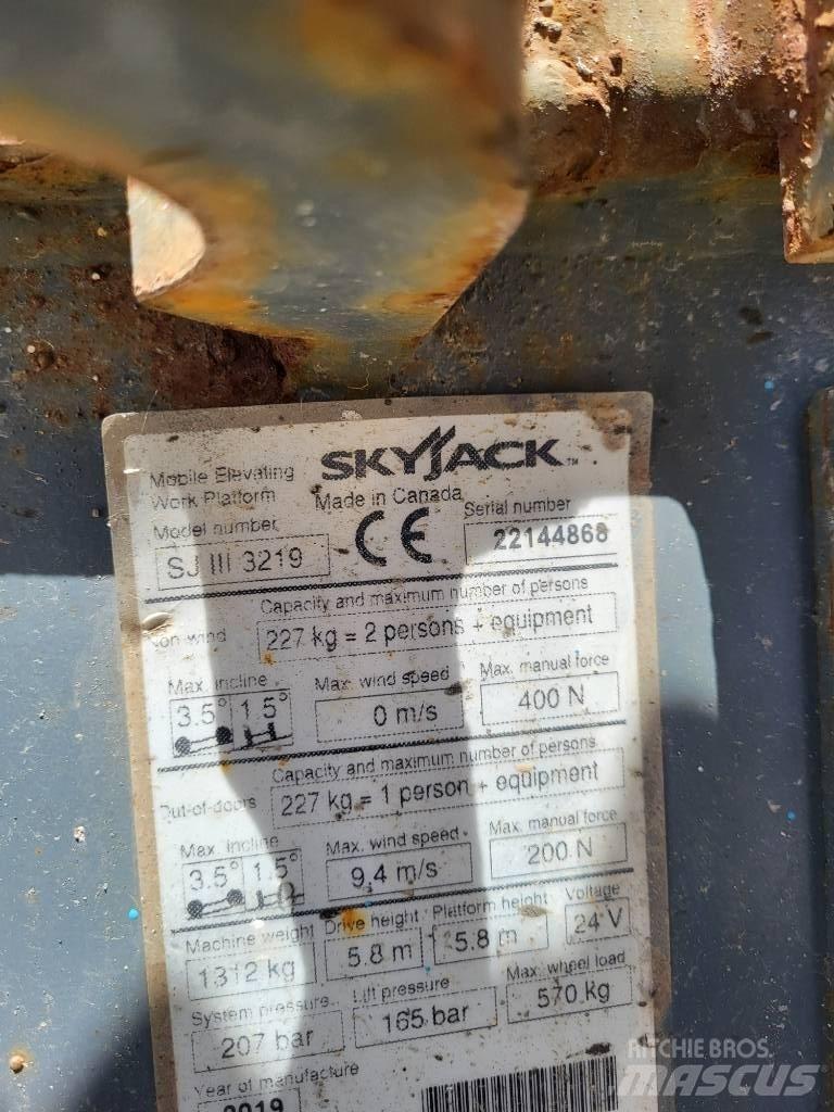 SkyJack 32/19 Saksilavat