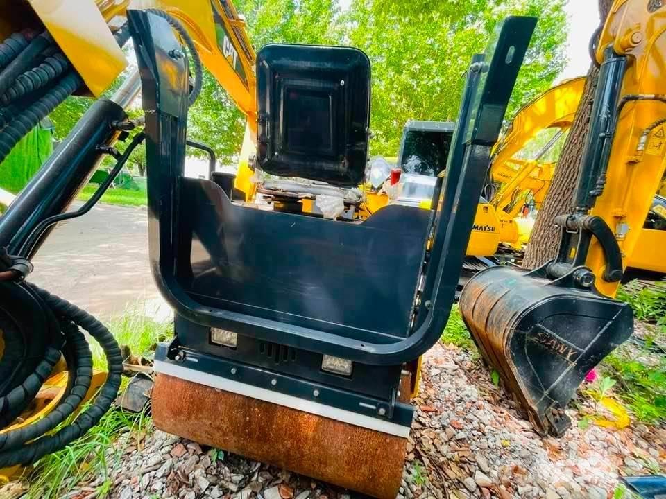 CAT 303 Minikaivukoneet < 7t