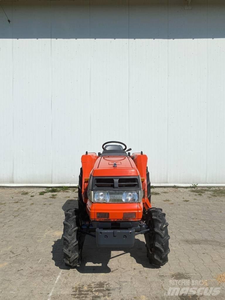 Kubota GL200 Taajamatraktorit