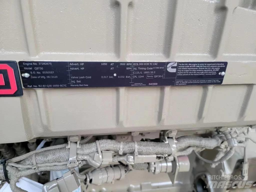Cummins QST30 Moottorit