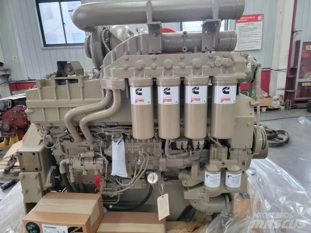 Cummins QST30 Moottorit
