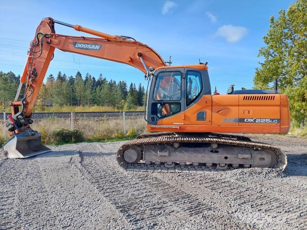 Doosan DX 225 LC Telakaivukoneet