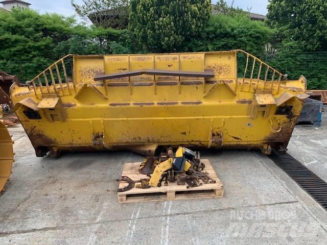 Komatsu D 155 AXI-8 Telaketjupuskutraktorit