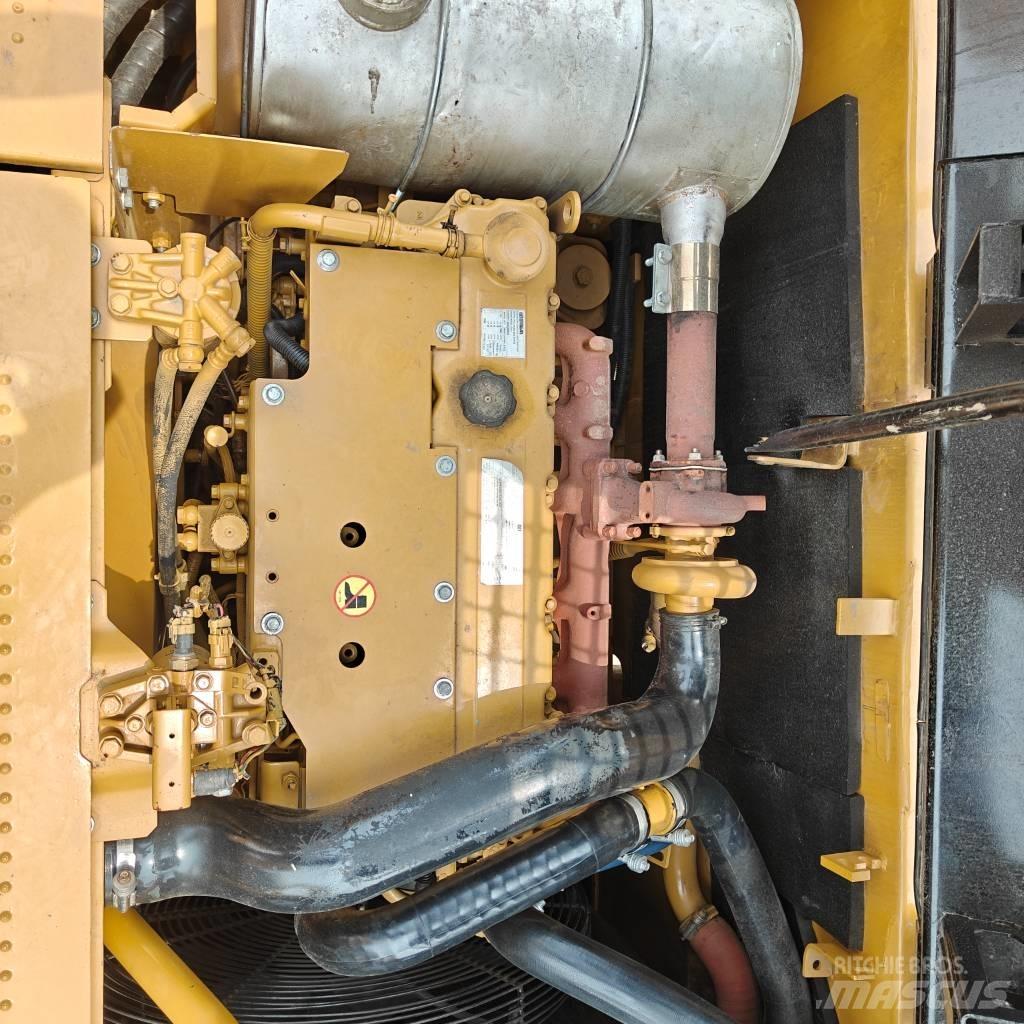 CAT 323 D L Telakaivukoneet