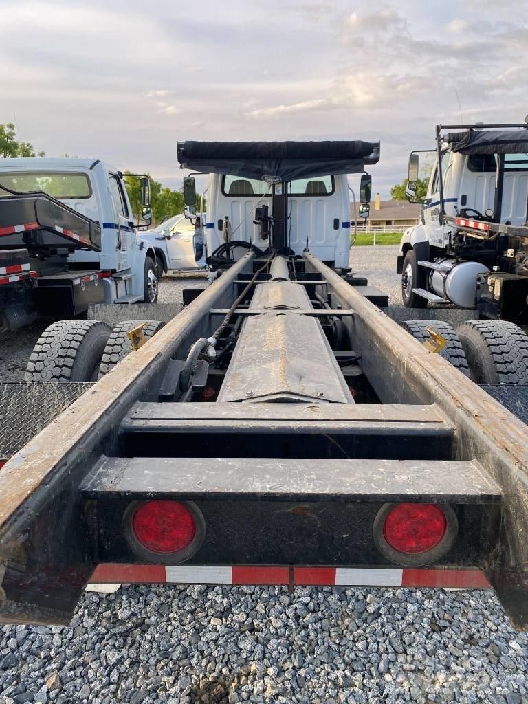 Freightliner CB Vaihtolava-autot