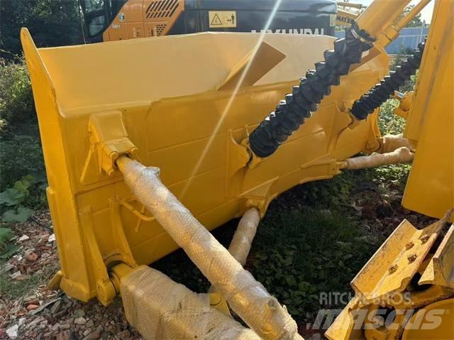 Komatsu D 85 Telaketjupuskutraktorit