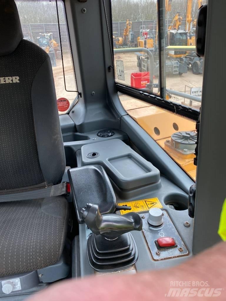 Liebherr PR 766 Telaketjupuskutraktorit