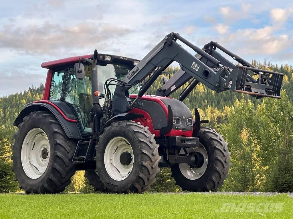 Valtra N 111 HiTech Traktorit