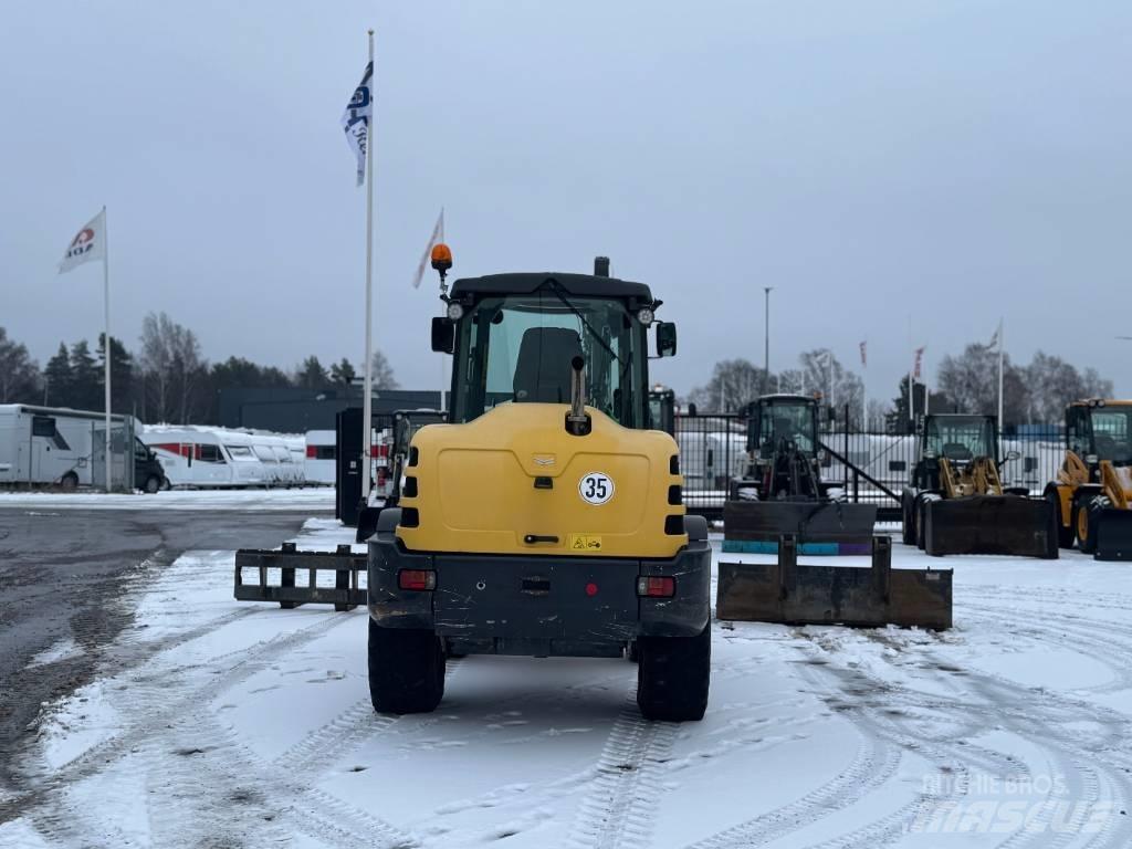 Yanmar V 120 Pyöräkuormaajat