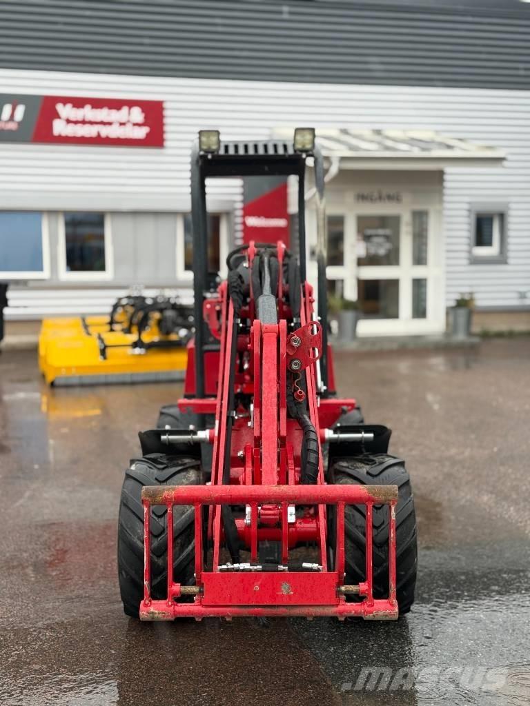 Thaler 2126 Liukuohjatut kuormaajat