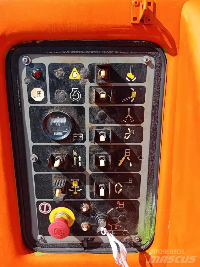 JLG E 450 AJ Kuukulkijat