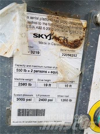 SkyJack SJ 3219 Saksilavat