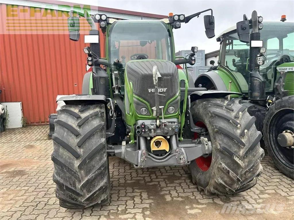 Fendt 724 vario Traktorit