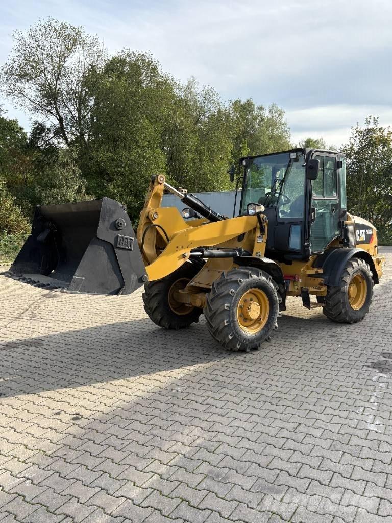 CAT 908M Pyöräkuormaajat