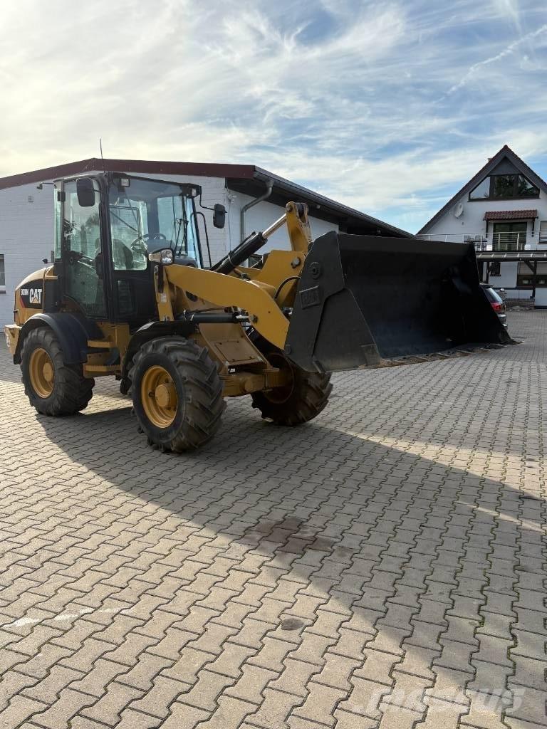 CAT 908M Pyöräkuormaajat