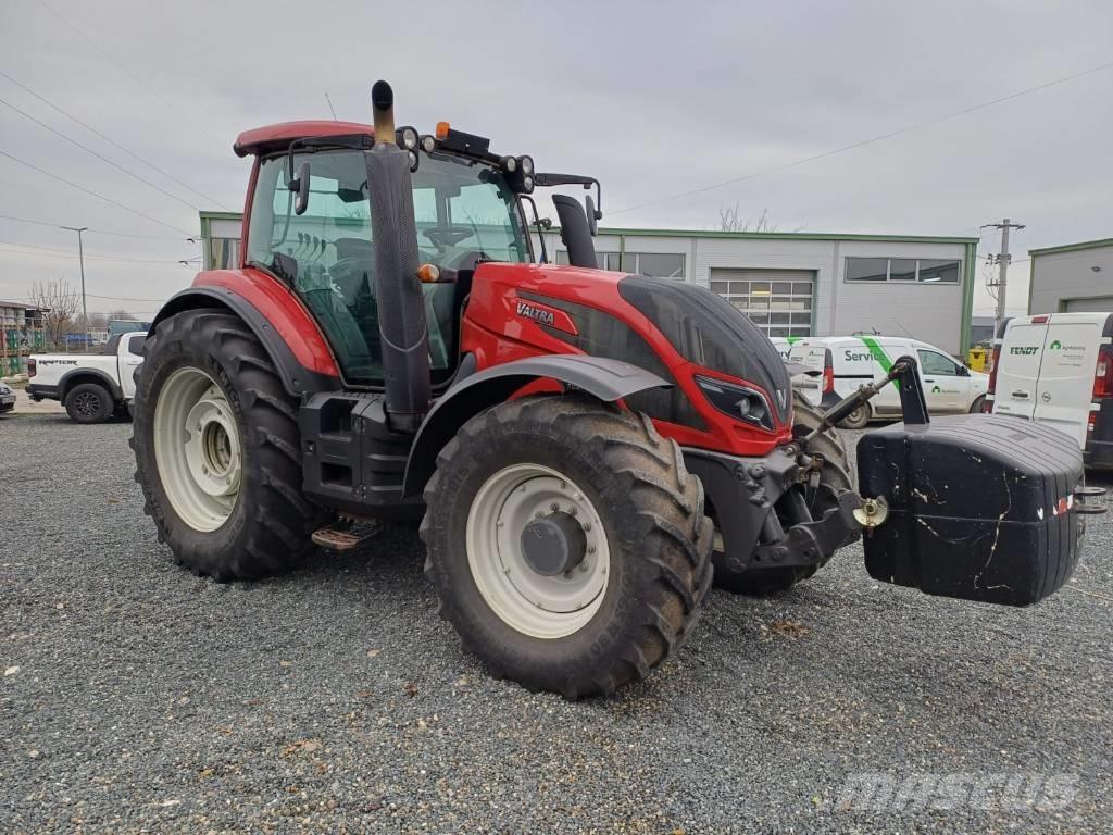 Valtra T 234 Traktorit