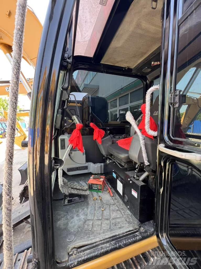 CAT 307 Minikaivukoneet < 7t