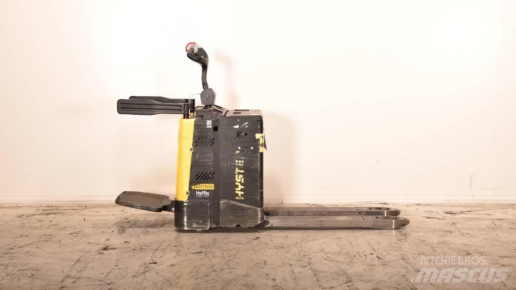 Hyster P 2.0 S Lavansiirtotrukit ajotasolla