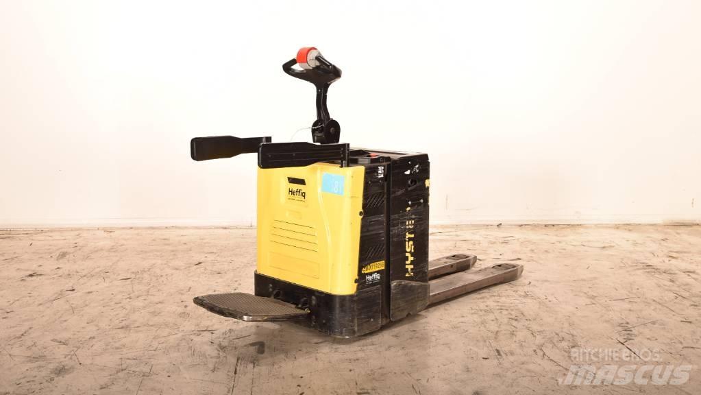 Hyster P 2.0 S Lavansiirtotrukit ajotasolla