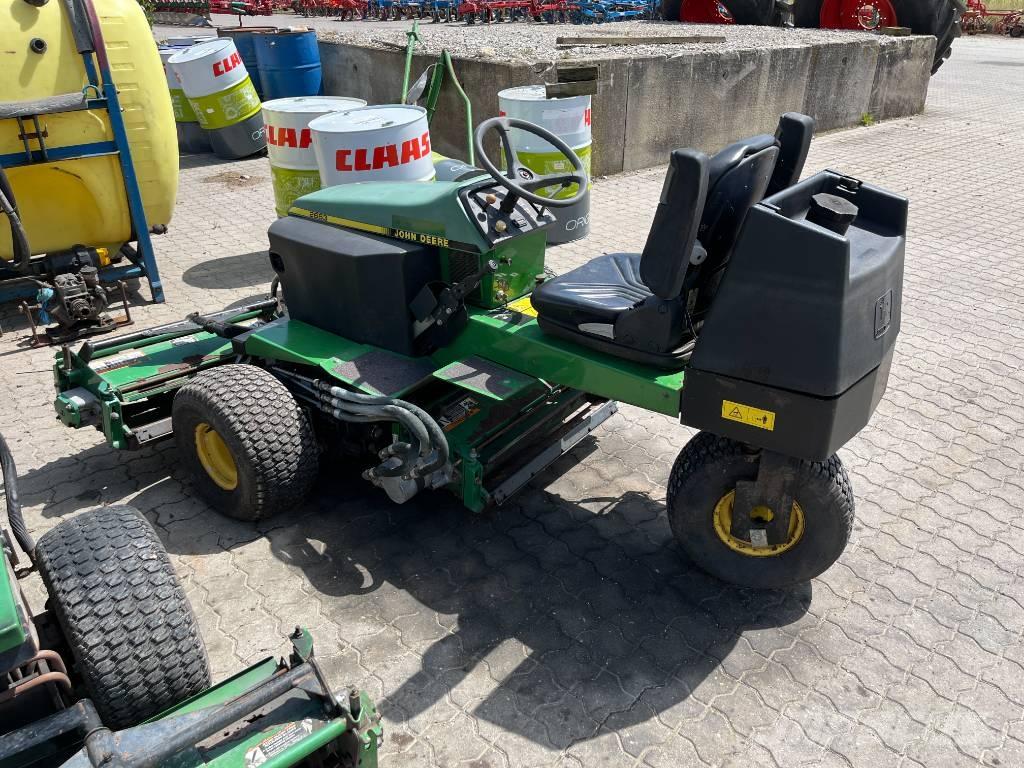John Deere 2653 Päältäajettavat ruohonleikkurit