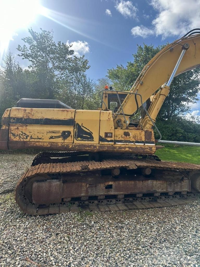 CAT 325 L Telakaivukoneet