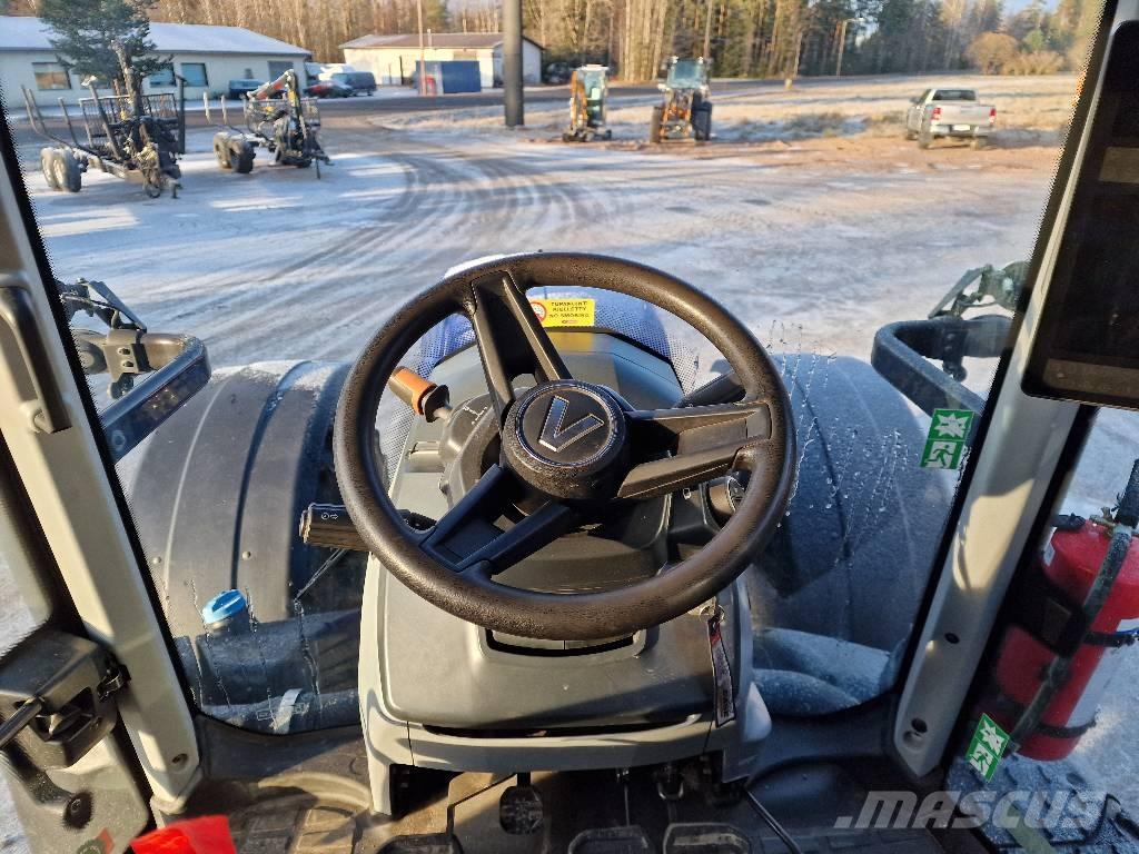 Valtra T 215 V Traktorit