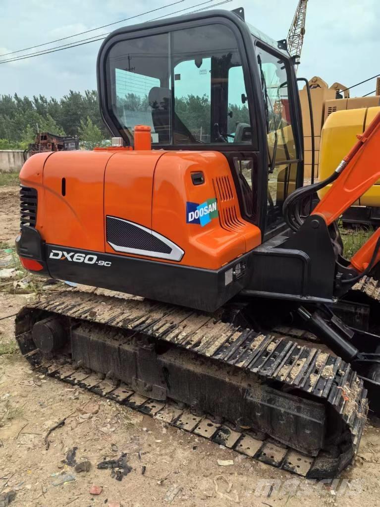 Doosan DX 60 Telakaivukoneet