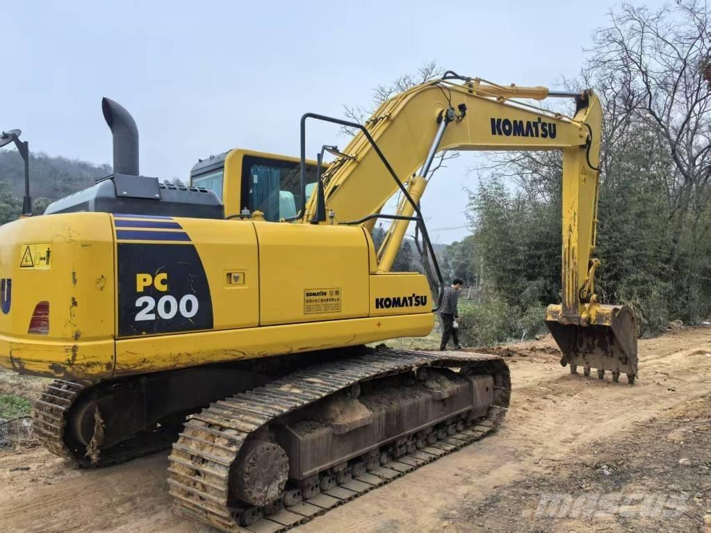 Komatsu PC 200-8 Midikaivukoneet 7t - 12t