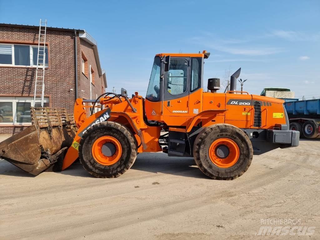 Doosan DL 200 Pyöräkuormaajat