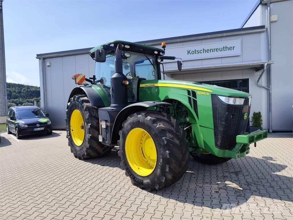 John Deere 8345R Traktorit
