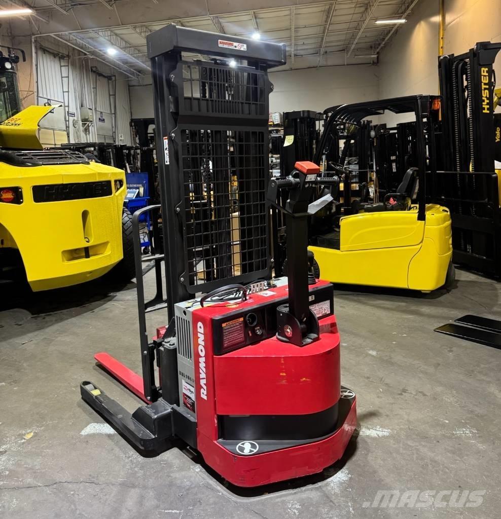 Raymond RSS40 Ajettavat pinoamisvaunut