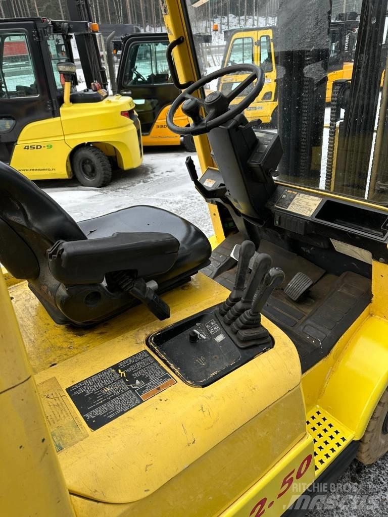 Hyster H2.50XM Nestekaasutrukit