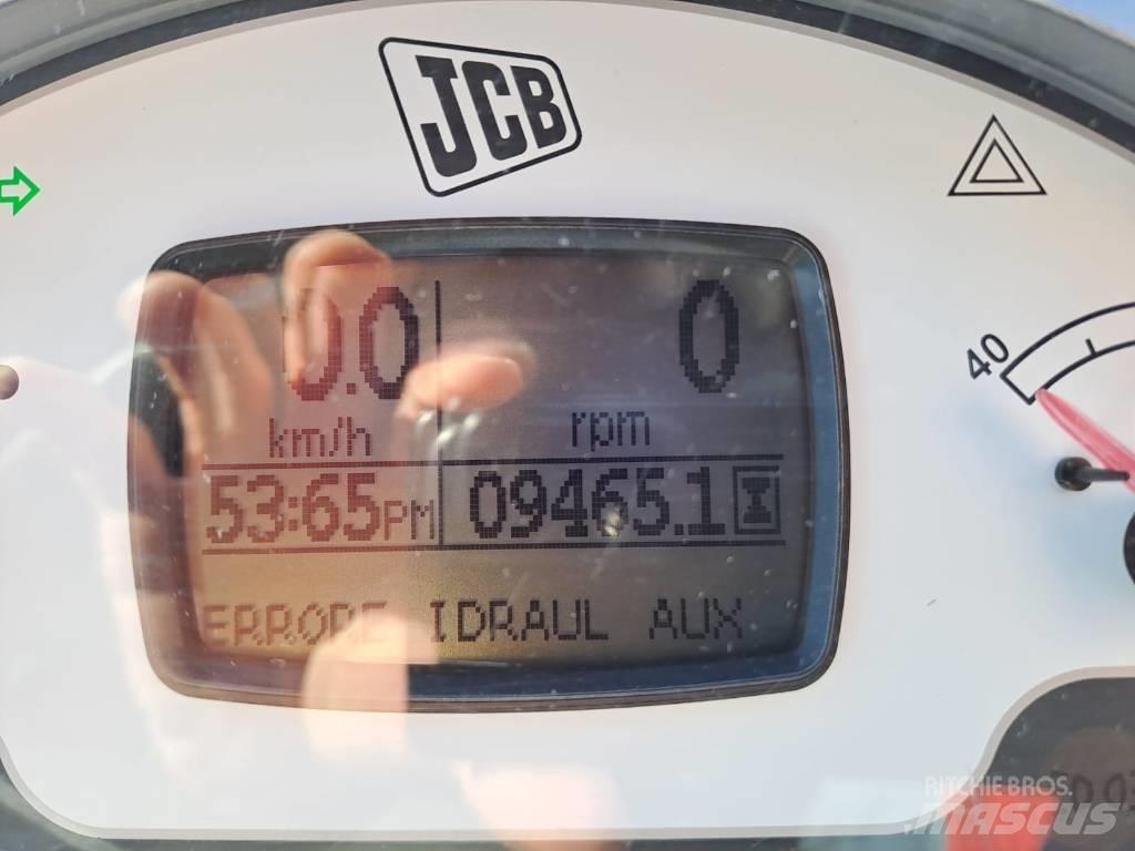 JCB Fastrac 8250 Traktorit
