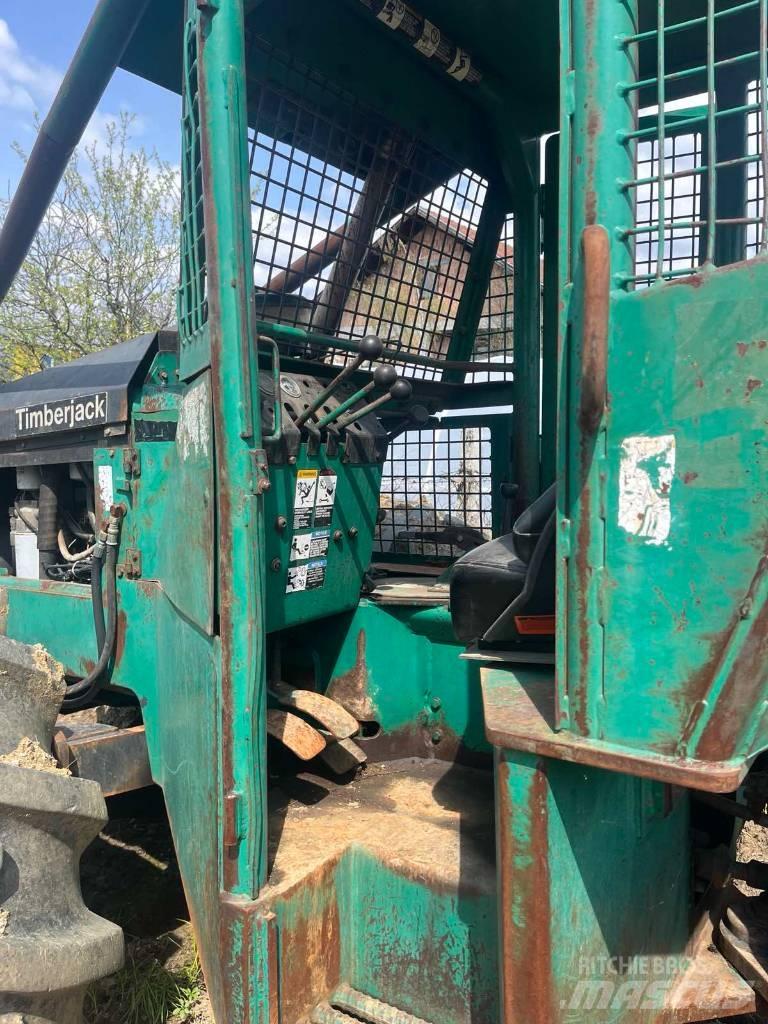 Timberjack 240A Juontokoneet