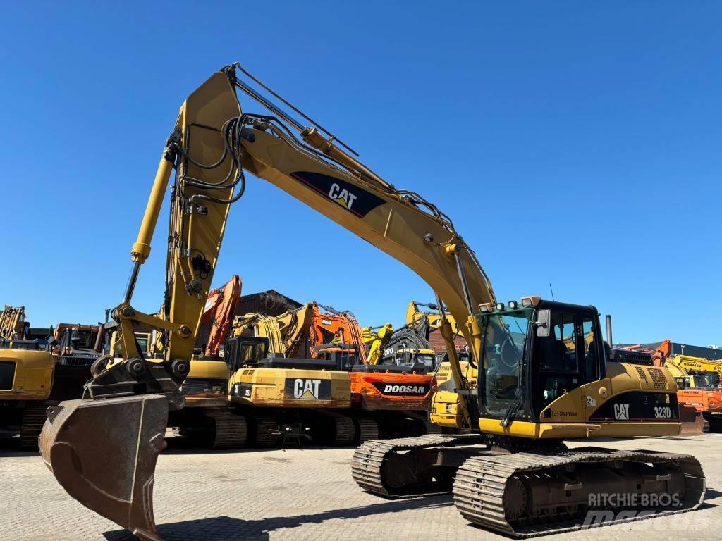 CAT 323 D L Telakaivukoneet