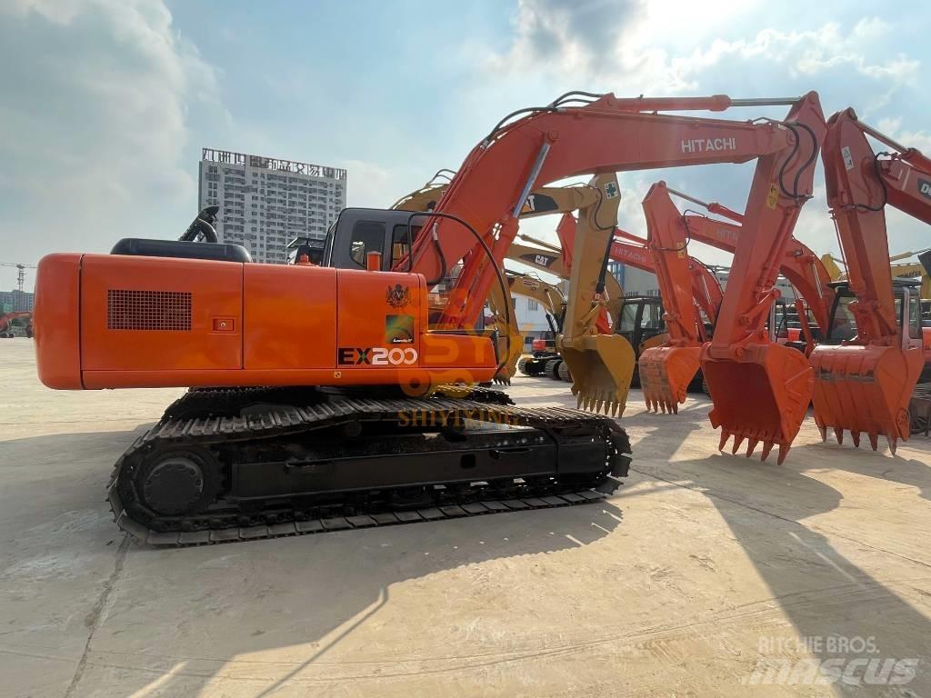 Hitachi EX 200 Telakaivukoneet