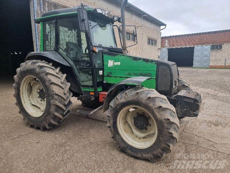 Valtra Valmet 900 Traktorit